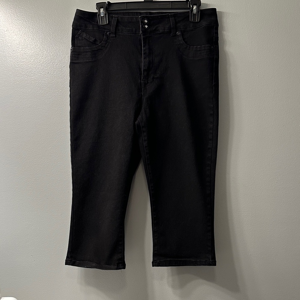 Elegant Black Women's Capris